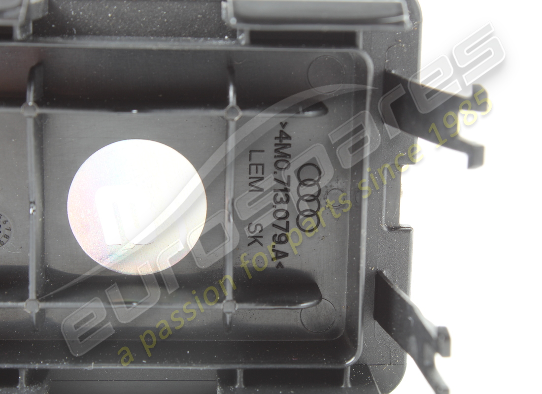 USED LAMBORGHINI COVER NOTENTRIEGELUNG. PART NUMBER 4M0713079A (3) used lamborghini cover notentriegelung. part number 4m0713079a (3)