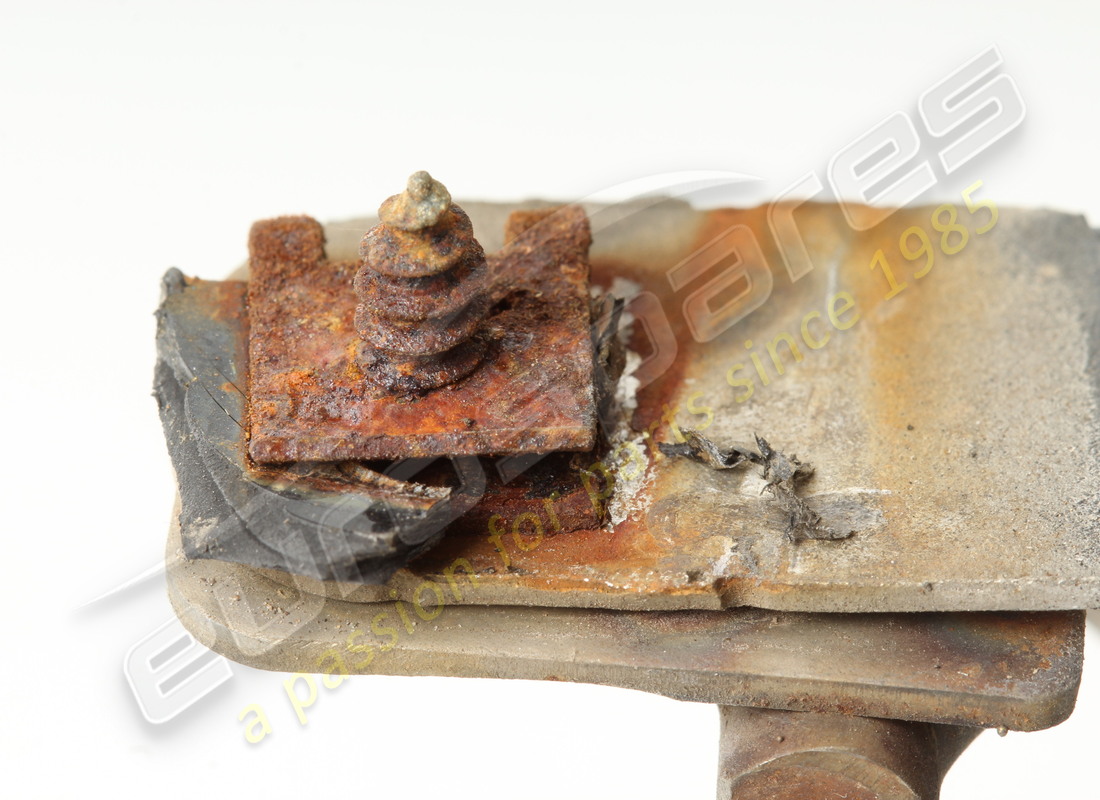 used maserati lh exhaust cover. part number 670104469 (5)