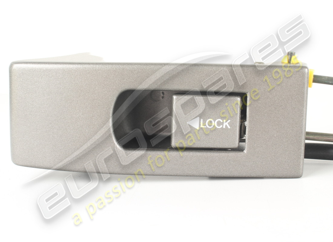 new ferrari rh handle. part number 63724800 (2)