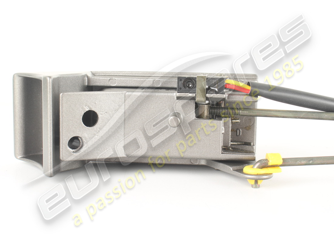 new ferrari rh handle. part number 63724800 (3)