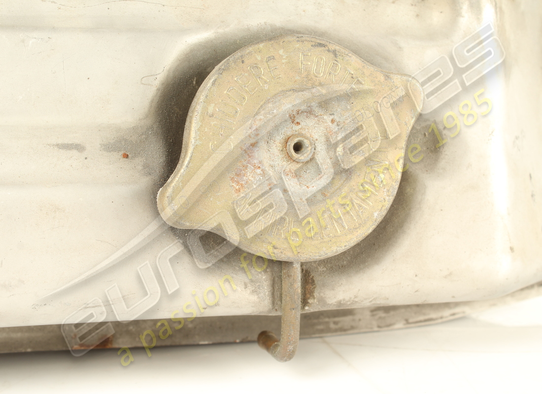 USED LAMBORGHINI COOLING CIRCUIT SUPPLEMENTARY RESERVOIR. PART NUMBER 001733712 (4) used lamborghini cooling circuit supplementary reservoir. part number 001733712 (4)