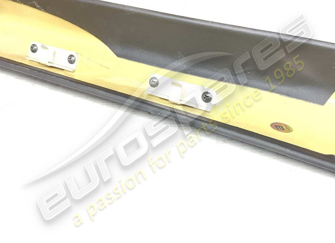 USED FERRARI MONTANTE PARABREZZA DX COMPLETE. PART NUMBER 86890912 (3) used ferrari montante parabrezza dx complete. part number 86890912 (3)