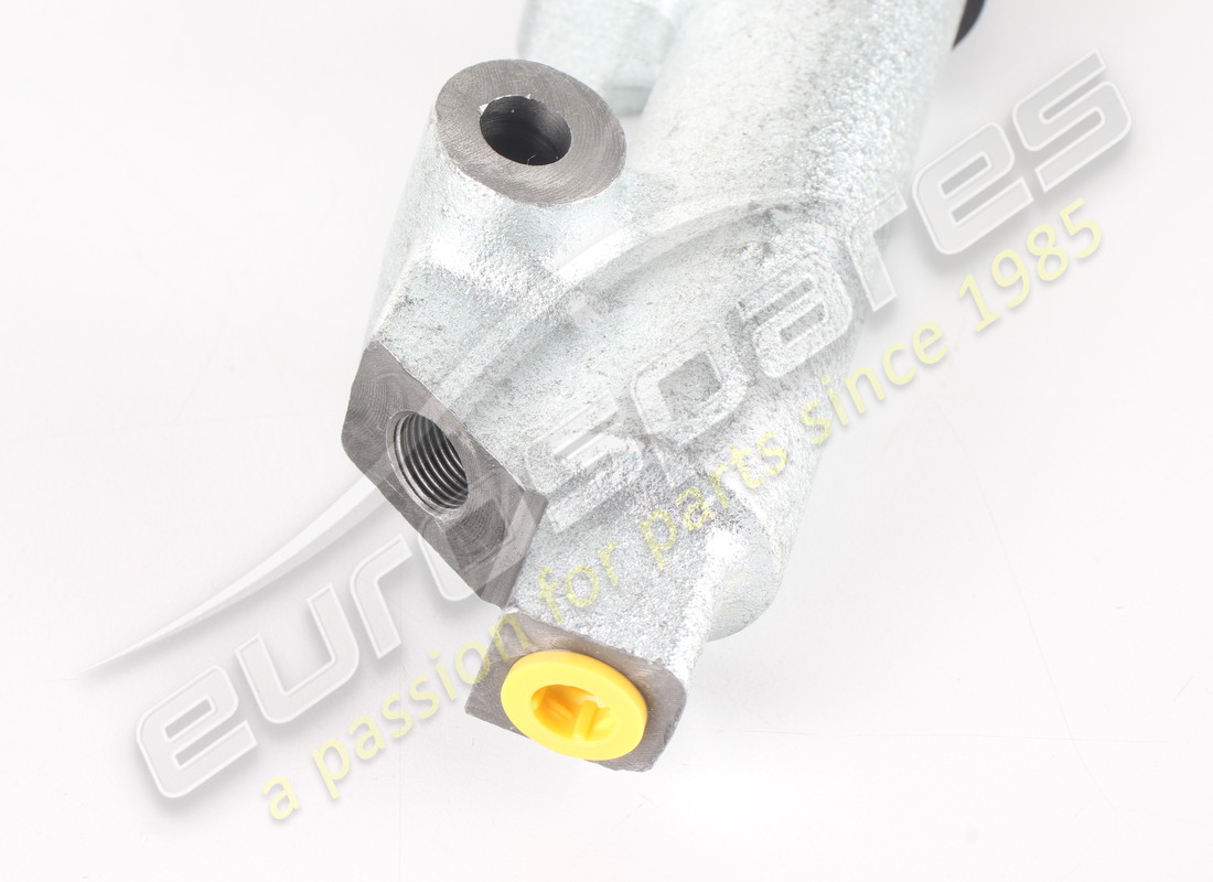 NEW EUROSPARES CLUTCH CYLINDER. PART NUMBER 004204692 (4) new eurospares clutch cylinder. part number 004204692 (4)