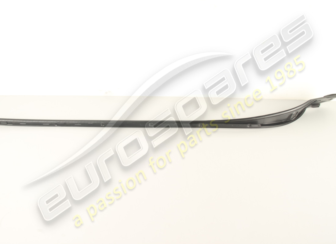 new maserati lh moulding. part number 670142160 (4)