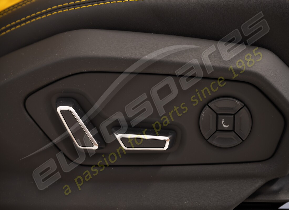 NEW LAMBORGHINI URUS RHD RH SEAT (BLACK/YELLOW). PART NUMBER 4ML881032C (6) new lamborghini urus rhd rh seat (black/yellow). part number 4ml881032c (6)