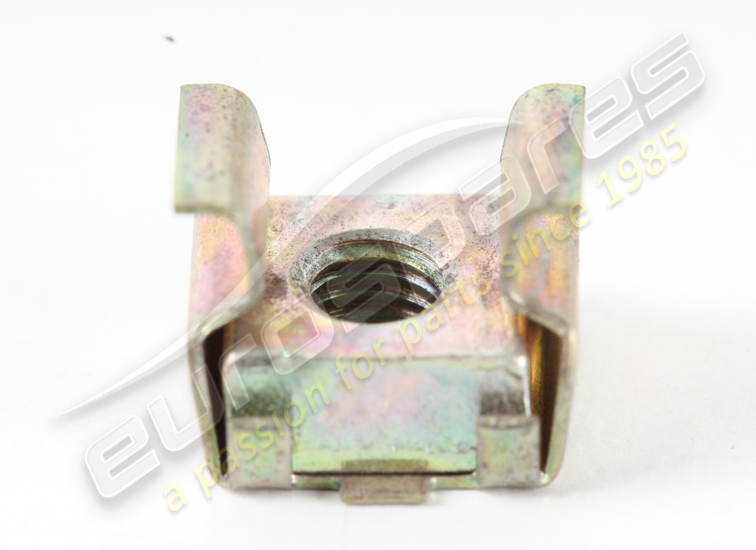 NEW MASERATI CAGE NUT. PART NUMBER 316353355 (1) new maserati cage nut. part number 316353355 (1)