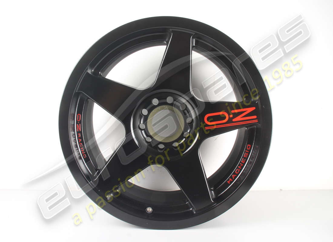 NEW FERRARI FRONT WHEEL - OZ RACING (9JX17''). PART NUMBER A2082 (1) new ferrari front wheel - oz racing (9jx17''). part number a2082 (1)