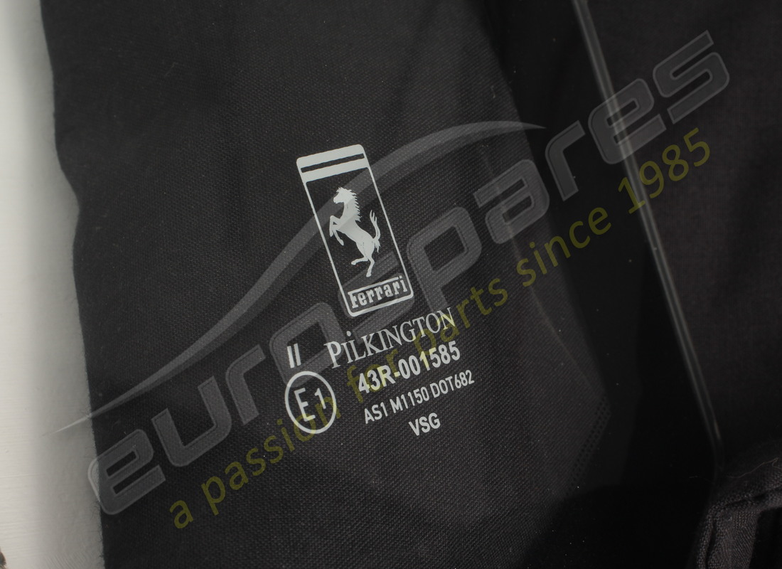 new ferrari windscreen. part number 64426800 (2)