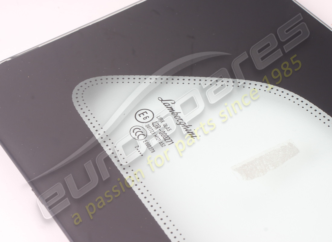 NEW LAMBORGHINI REAR WINDOW GLASS. PART NUMBER 476845501A (2) new lamborghini rear window glass. part number 476845501a (2)