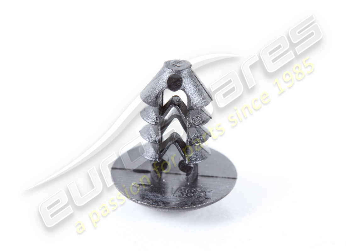 new maserati fastening clip. part number 675000629 (1)