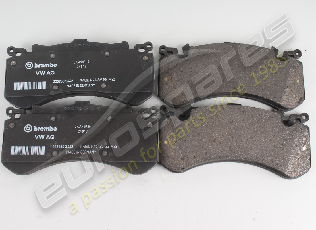 NEW LAMBORGHINI FRONT BRAKE PADS SET. PART NUMBER 470698151 (1) new lamborghini front brake pads set. part number 470698151 (1)