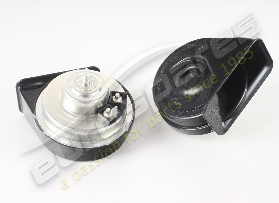 NEW LAMBORGHINI ELECTRIC HORNS (1 KIT). PART NUMBER 005935217 (2) new lamborghini electric horns (1 kit). part number 005935217 (2)
