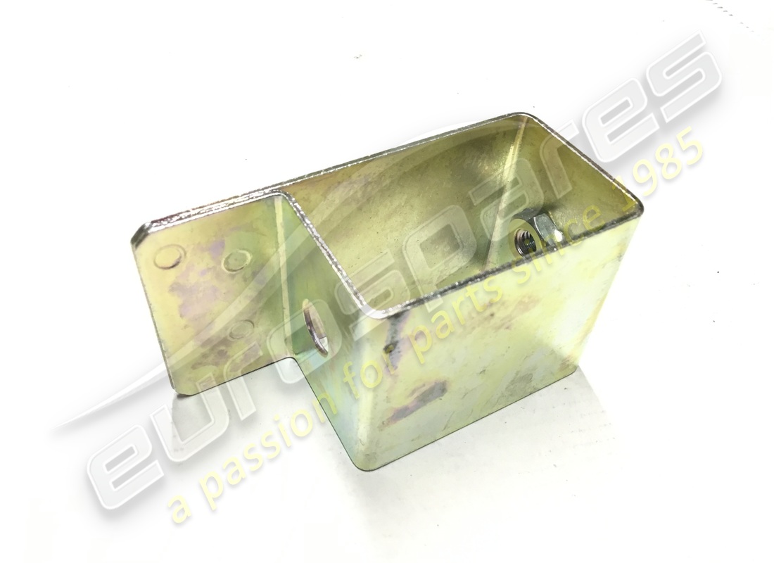 new ferrari bracket. part number 68502300 (1)