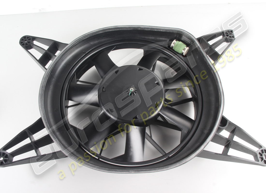NEW FERRARI COMPLETE ELECTRIC FAN. PART NUMBER 275044 (2) new ferrari complete electric fan. part number 275044 (2)