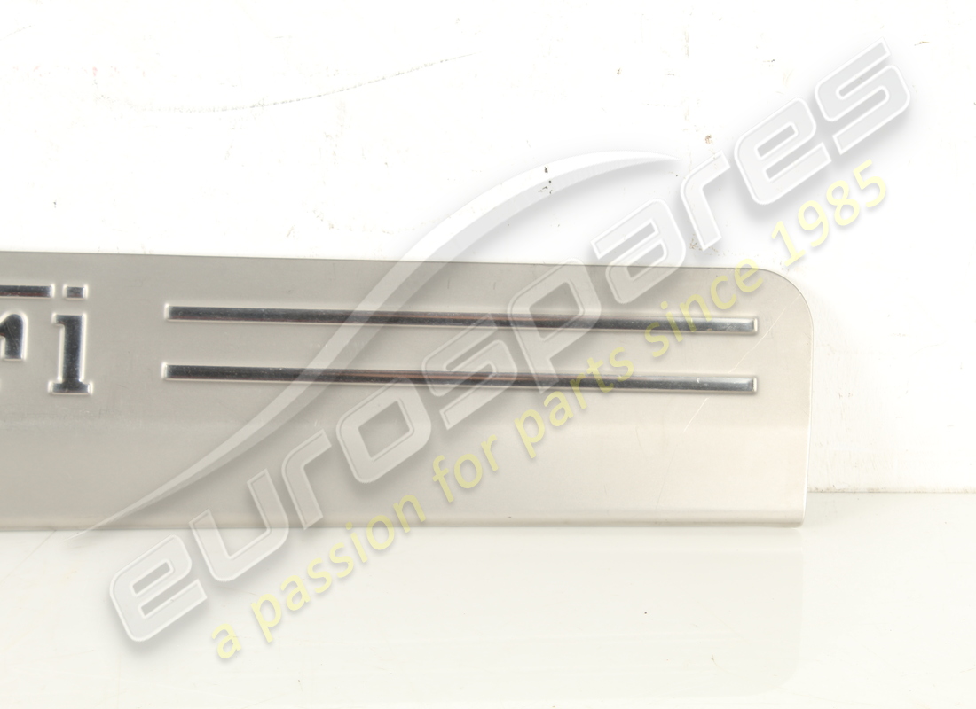 used ferrari lh kickplate. part number 81362300 (2)