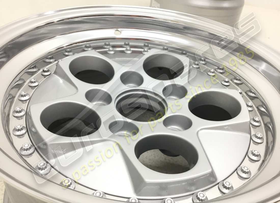 RECONDITIONED LAMBORGHINI WHEELS SET. PART NUMBER 0R1280002 (4) reconditioned lamborghini wheels set. part number 0r1280002 (4)