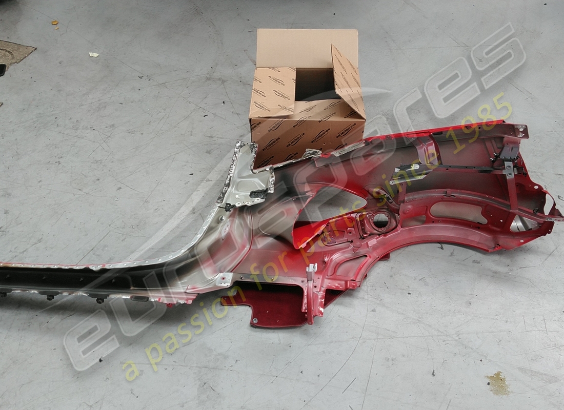 USED FERRARI RH FLANK. PART NUMBER 985855308 (2) used ferrari rh flank. part number 985855308 (2)