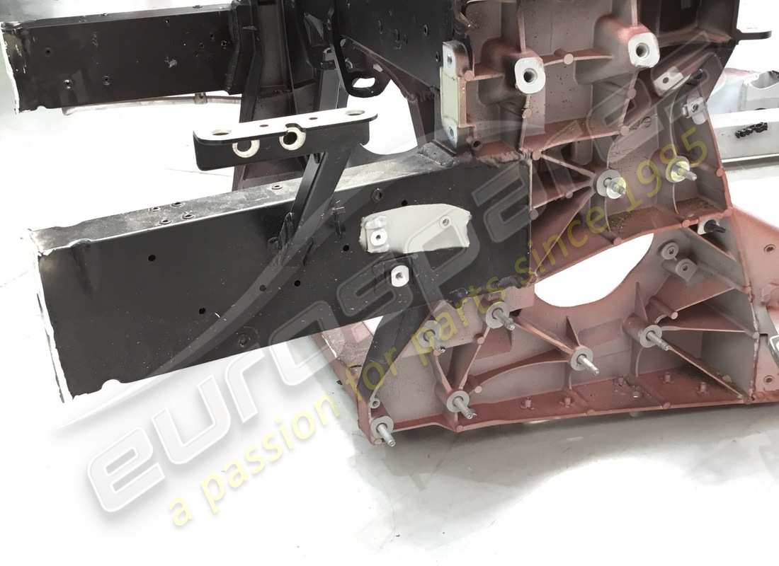 USED FERRARI REAR SUBFRAME. PART NUMBER 985886767 (6) used ferrari rear subframe. part number 985886767 (6)