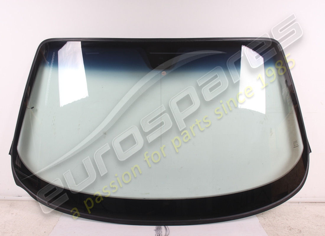 NEW MASERATI RHD WINDSCREEN. PART NUMBER 67746400 (1) new maserati rhd windscreen. part number 67746400 (1)