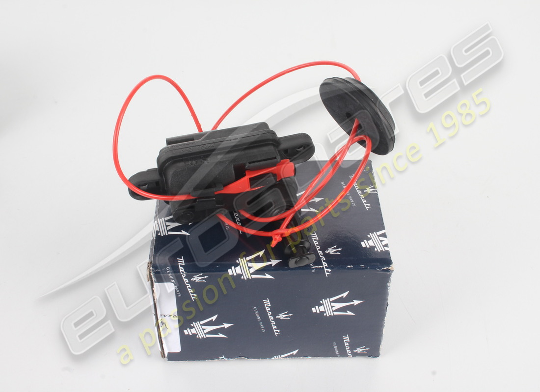 NEW MASERATI ACTUATOR. PART NUMBER 670003390 (2) new maserati actuator. part number 670003390 (2)