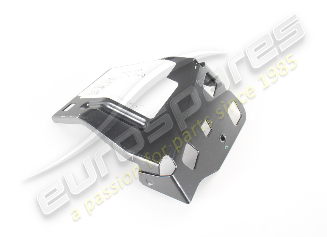 new maserati rh mudguard front lower rein. part number 673005623 (2)