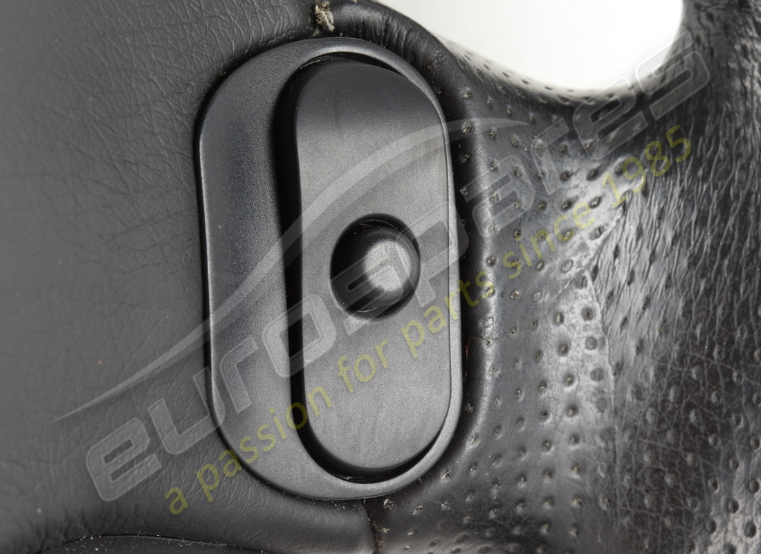 used maserati steering wheel black. part number 27328000 (10)