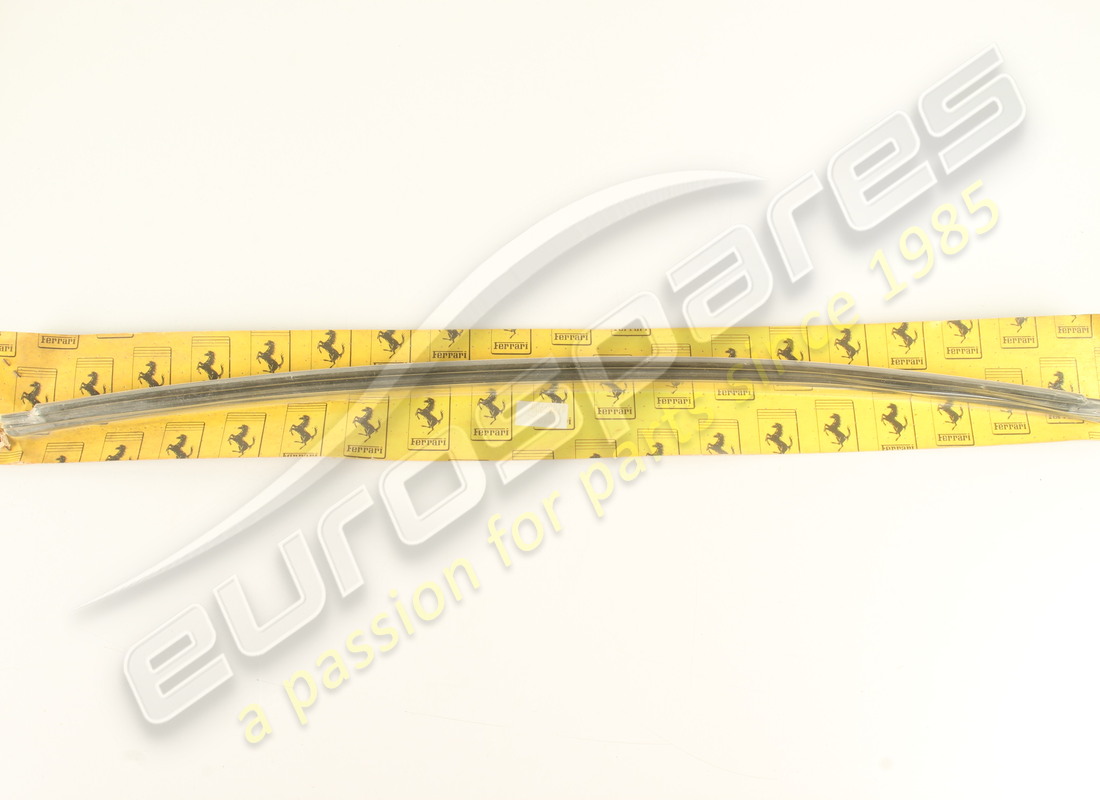 new ferrari lh roof seal. part number 62889900 (1)