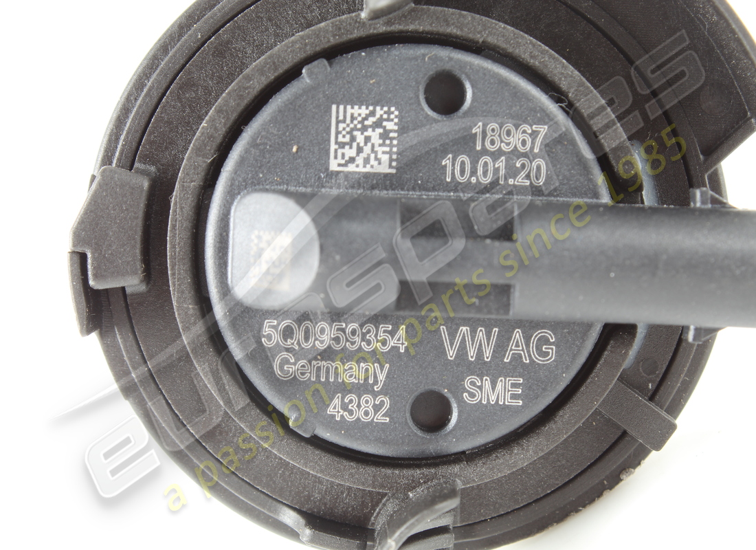 USED LAMBORGHINI AIR BAG ,SENSOR DRUCKSENSOR TUER. PART NUMBER 5Q0959354 (2) used lamborghini air bag ,sensor drucksensor tuer. part number 5q0959354 (2)