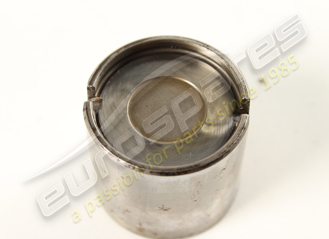 USED FERRARI TAPPET. PART NUMBER 117562 (1) used ferrari tappet. part number 117562 (1)