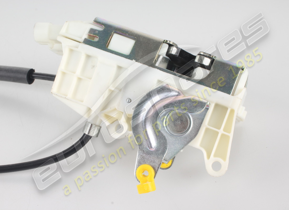 NEW FERRARI LH DOOR LOCK COMPLETE. PART NUMBER 69998100 (4) new ferrari lh door lock complete. part number 69998100 (4)