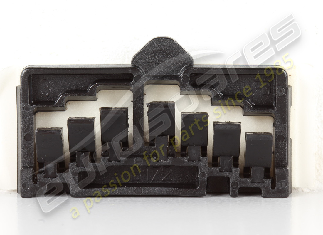 new ferrari spacer block. part number 82234900 (1)