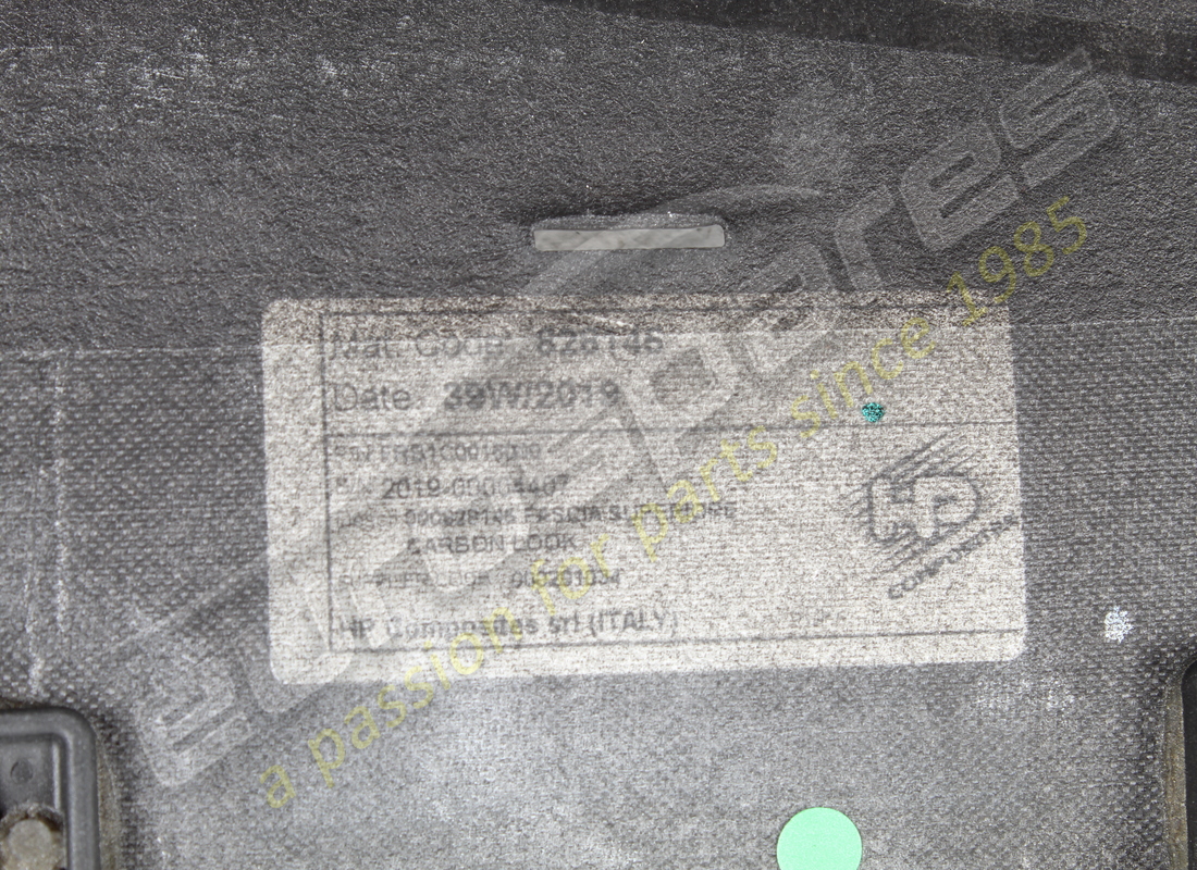 USED FERRARI CARBON UPPER PANEL. PART NUMBER 985827901 (8) used ferrari carbon upper panel. part number 985827901 (8)