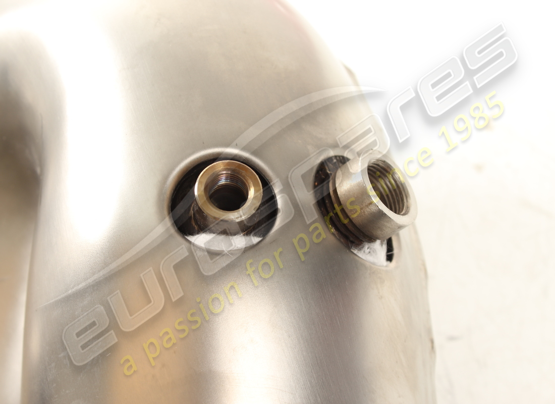 new ferrari rh exhaust manifold. part number 247595 (2)