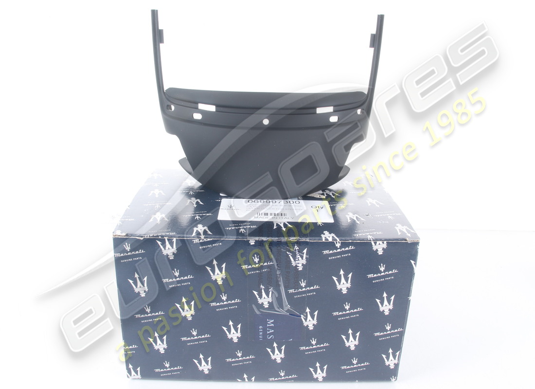 new maserati upper cover for steering rod. part number 69997300 (1)