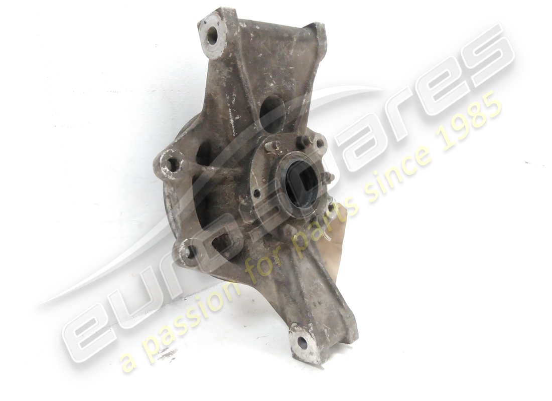 USED FERRARI REAR SUSPENSION UPRIGHT. PART NUMBER 135082 (4) used ferrari rear suspension upright. part number 135082 (4)