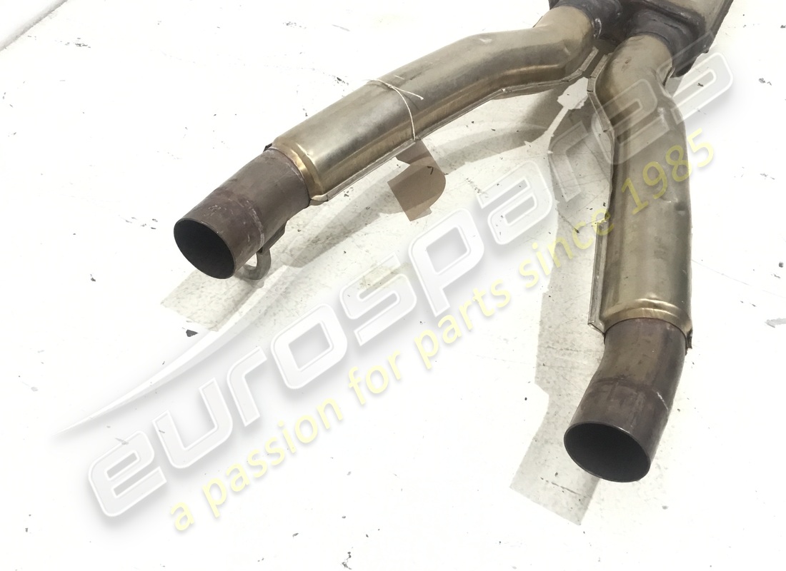 NEW FERRARI CENTRAL SILENCER. PART NUMBER 167995 (3) new ferrari central silencer. part number 167995 (3)