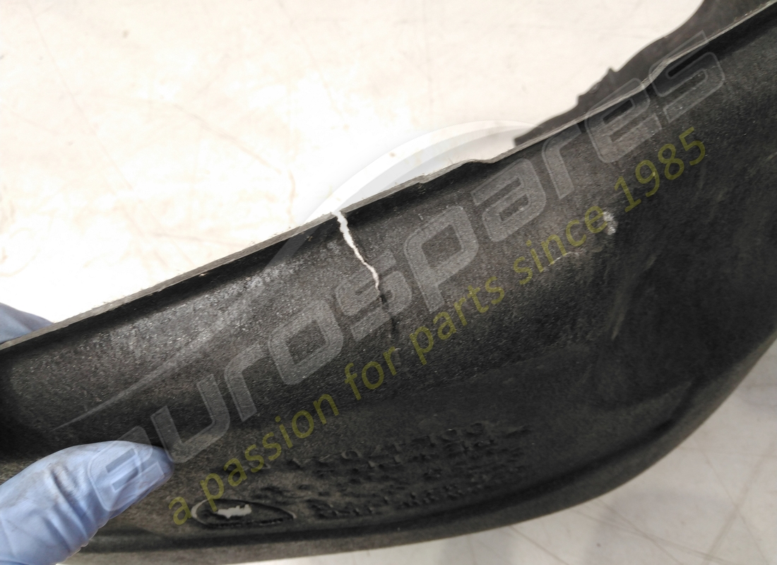 damaged lamborghini wheel housing liner. part number 470821177b (3)