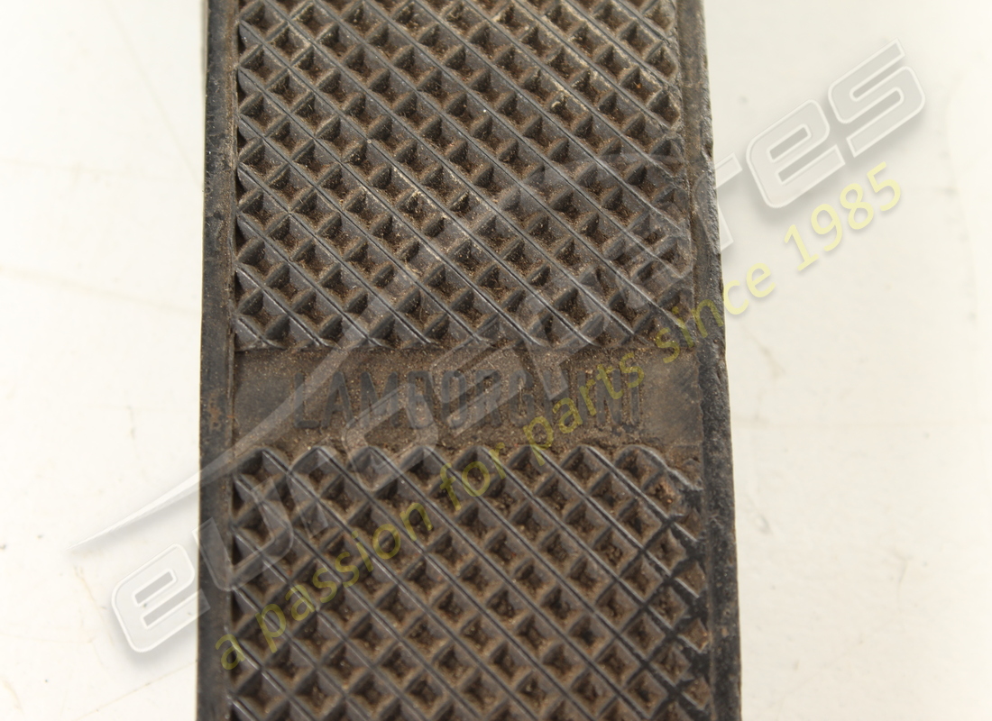 USED LAMBORGHINI FOOTREST COVER. PART NUMBER 004201213 (2) used lamborghini footrest cover. part number 004201213 (2)