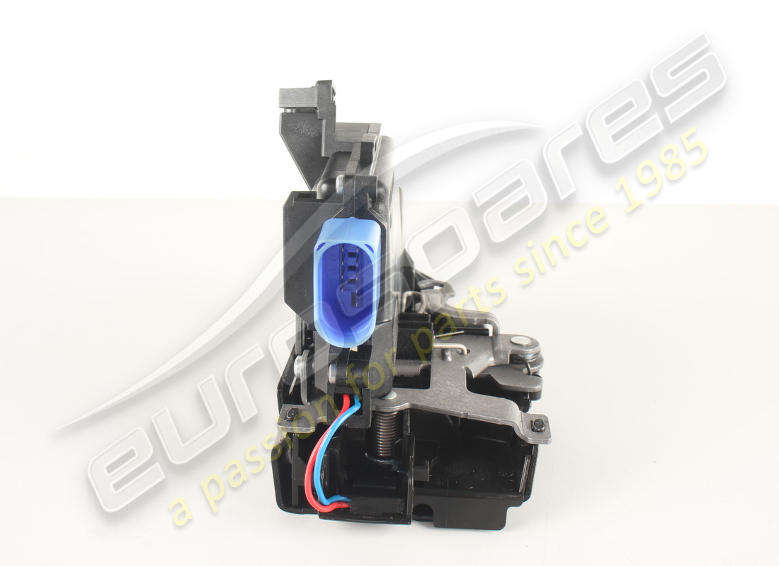 NEW PORSCHE DOOR LATCH. PART NUMBER 3D1837015 (4) new porsche door latch. part number 3d1837015 (4)