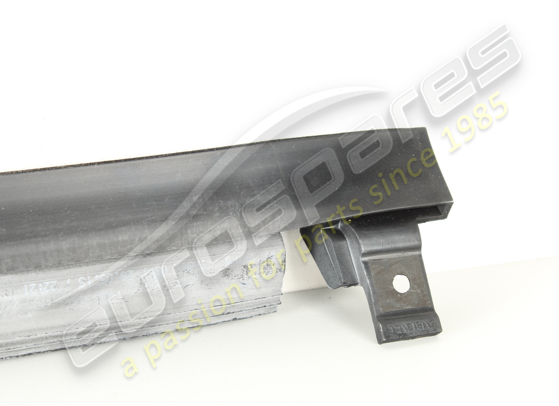 new ferrari lh gasket for door. part number 65164500 (2)