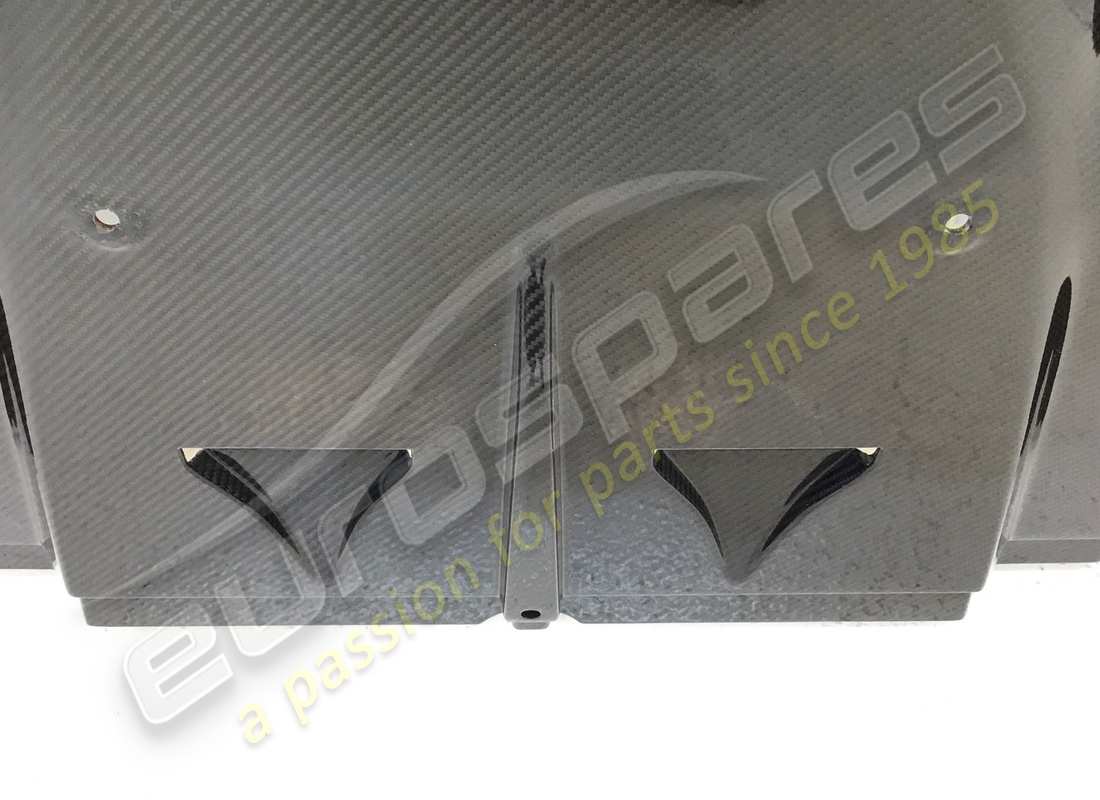RECONDITIONED LAMBORGHINI REAR CARBON DIFFUSER. PART NUMBER 470807539M (4) reconditioned lamborghini rear carbon diffuser. part number 470807539m (4)