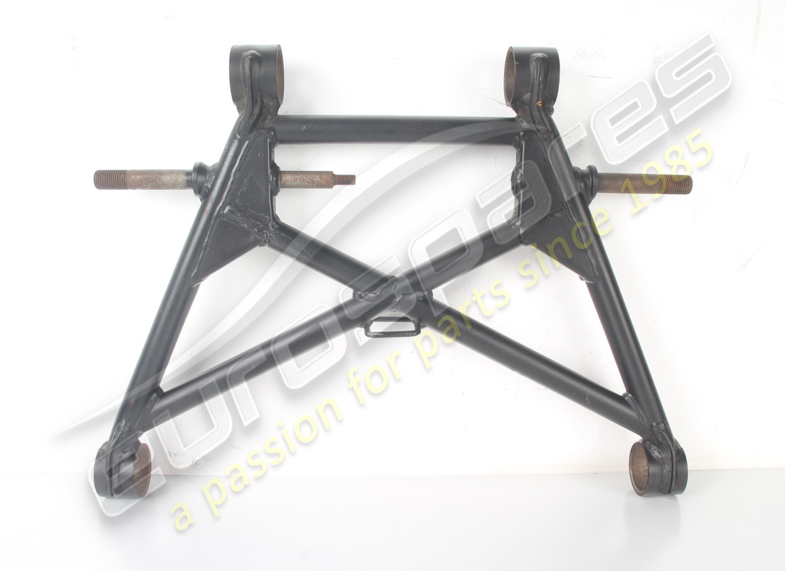 NEW FERRARI REAR LOWER LEVER. PART NUMBER 124304 (1) new ferrari rear lower lever. part number 124304 (1)