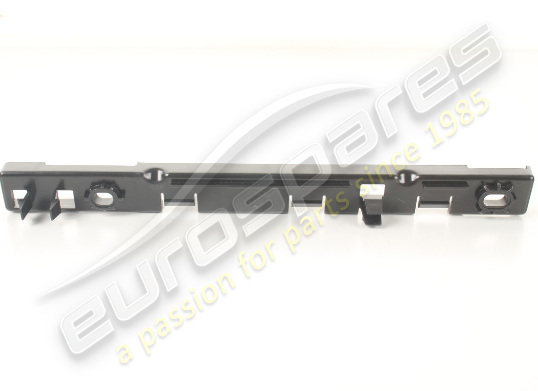 new maserati rh side skirt bracket. part number 670006111 (2)