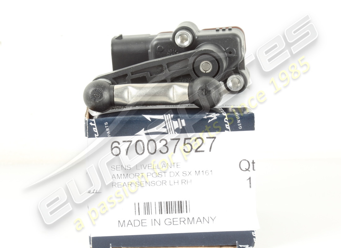 NEW MASERATI REAR SENSOR LH RH PART NUMBER 670037527 (4) new maserati rear sensor lh rh part number 670037527 (4)