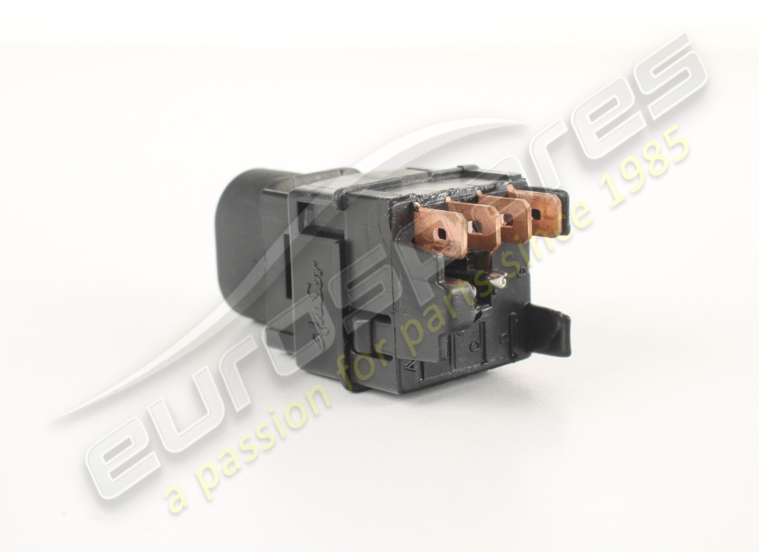 new maserati button. part number 373301148 (3)