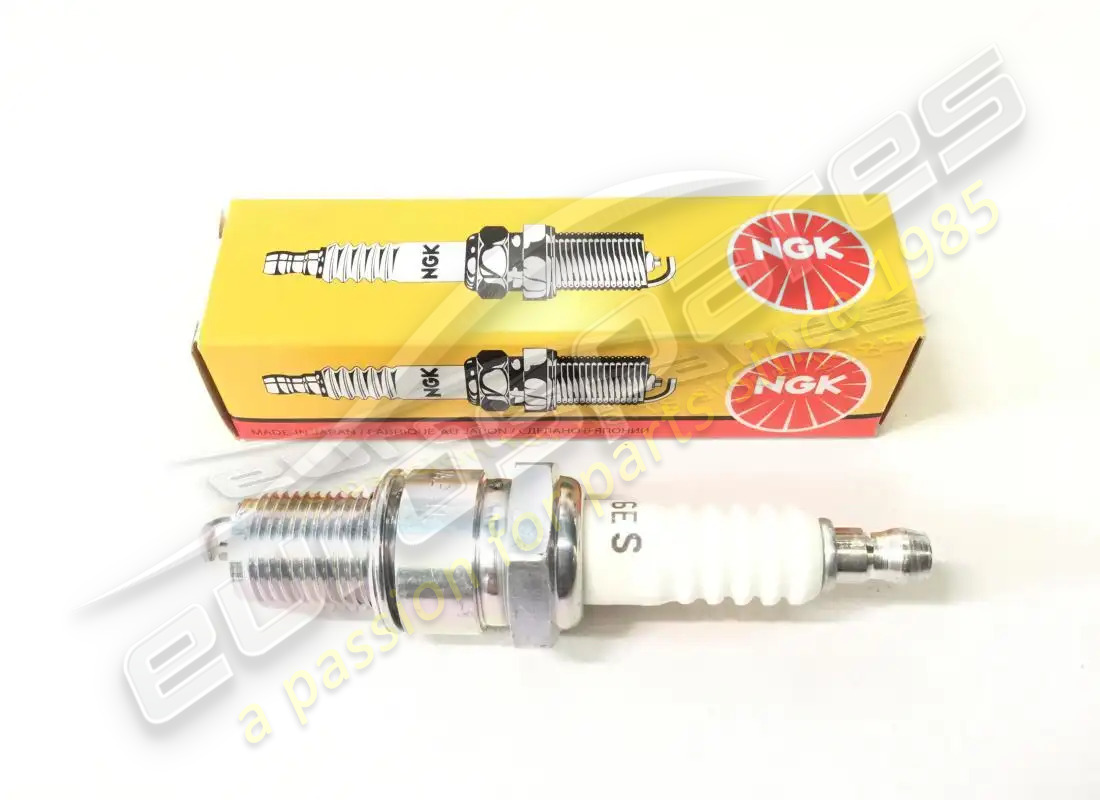 NEW NGK SPARK PLUG . PART NUMBER 5417768 (1)