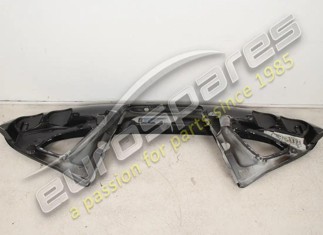 NEW (OTHER) FERRARI COMPLETE REAR SPOILER. PART NUMBER 949122 (4) new (other) ferrari complete rear spoiler. part number 949122 (4)