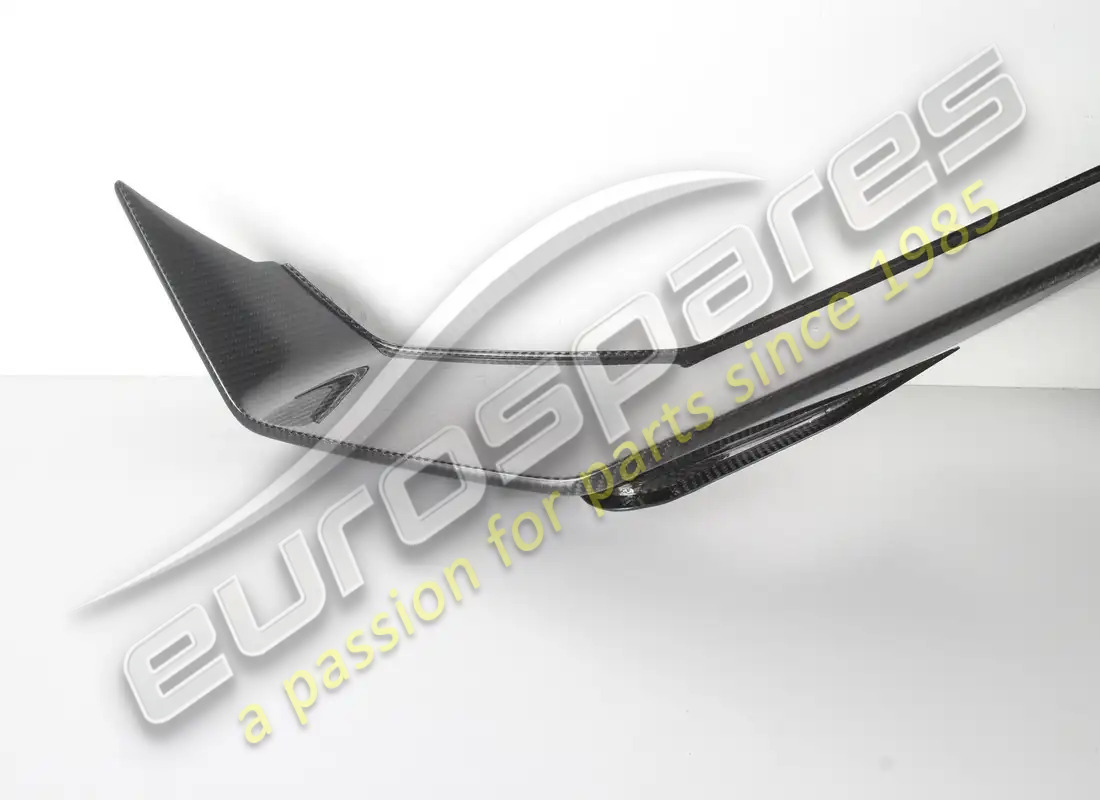 NEW (OTHER) LAMBORGHINI CORNER TRIM. PART NUMBER 470807138 (3) new (other) lamborghini corner trim. part number 470807138 (3)