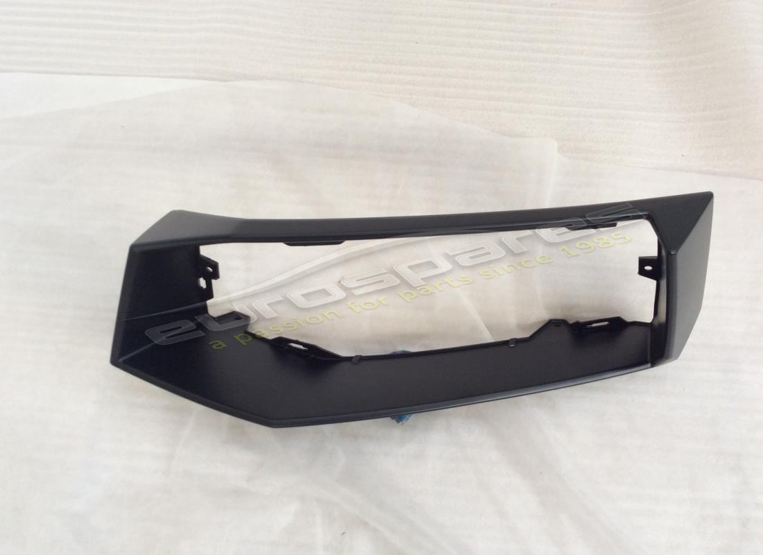 new lamborghini trim rear rh, std. part number 470807834 (1)