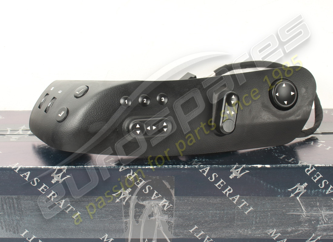 NEW (OTHER) Maserati LH BUTTON PLATEBLU PROF. . PART NUMBER 981317933 (1)